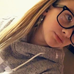 Meet your Posher, Avery